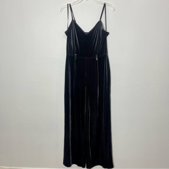 Forever 21 Dark Grey Silver Velvet Wide Leg Jumpsuit - Picture 7 of 10